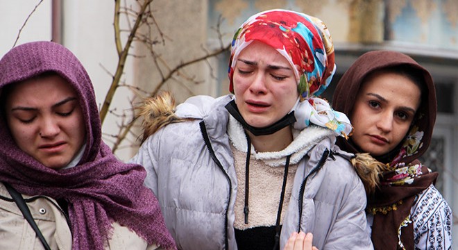 Raziye, gözyaşlarıyla son yolculuğuna uğurlandı