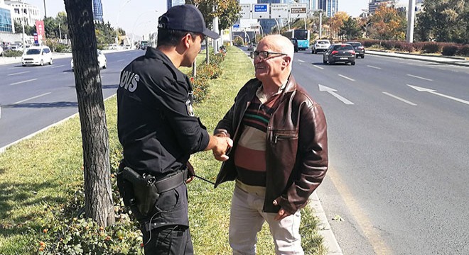 Refüjde mahsur kalan yayayı polis kurtardı