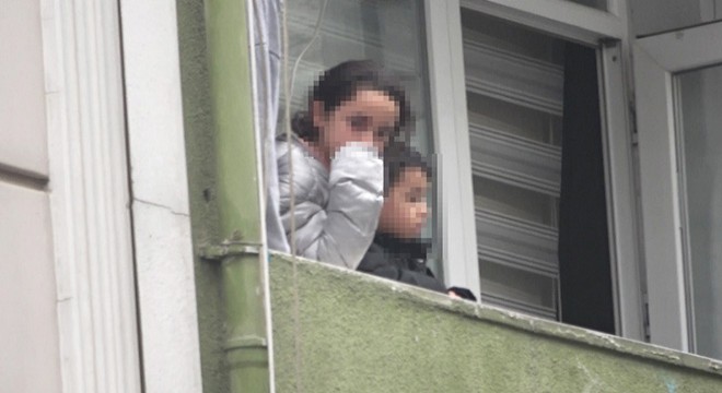 Rehin aldığı eşiyle iki çocuğuna dehşeti yaşattı