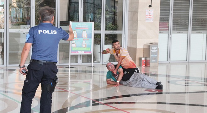 Rehin alınan usta: Yere düşünce kaldırıp boğazıma bıçak dayıyordu