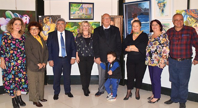 Ressam kadınlardan renkli sergi