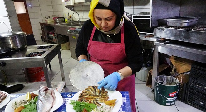 Restoran açan 3 çocuk annesi, siparişlere yetişemiyor