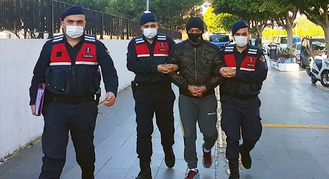 Restorandan bilgisayar çalan zanlı tutuklandı