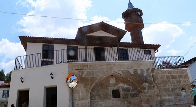 Restorasyonu tamamlanan cami ibadete açıldı