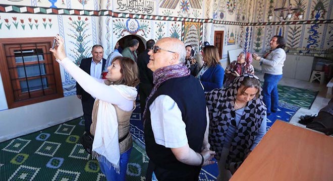 Restore edilen tarihi cami turist ağırlamaya başladı