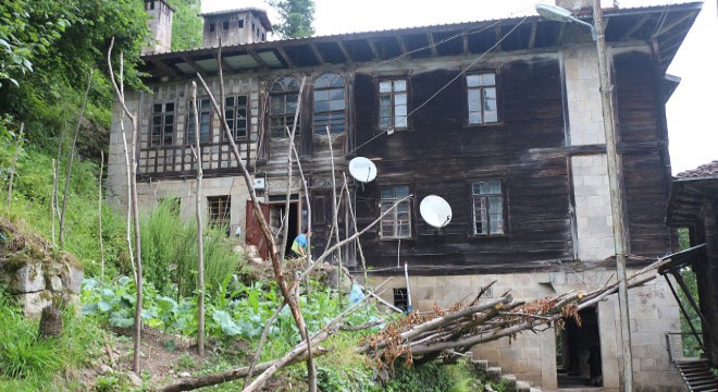 Rize'de, 183 yıllık konak paylaşılamıyor