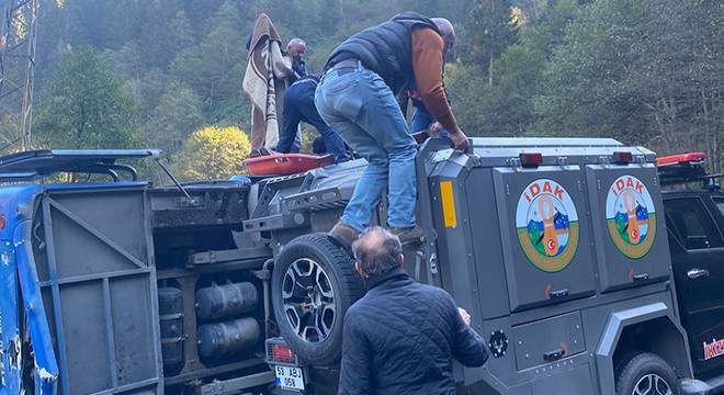 Rize'de cezaevi aracı devrildi: 11 yaralı