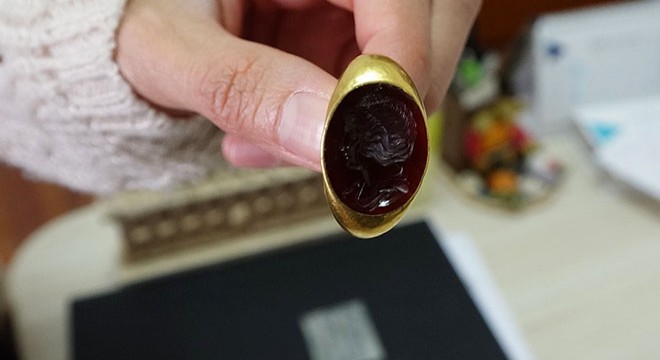 Roma dönemine ait yüzüğü satmaya çalışırken yakalandı