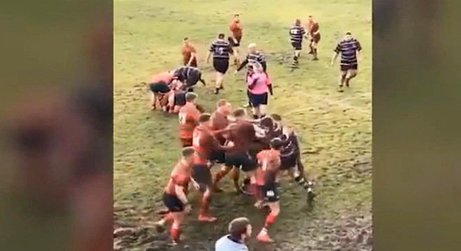 Rugby müsabakası sırasında arbede çıktı