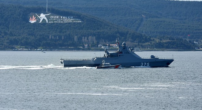 Rus savaş gemisi Çanakkale Boğazı’ndan geçti