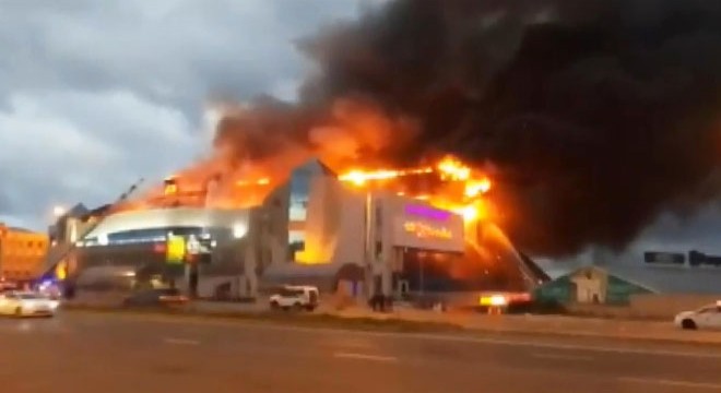 Rusya’da alışveriş merkezinde yangın