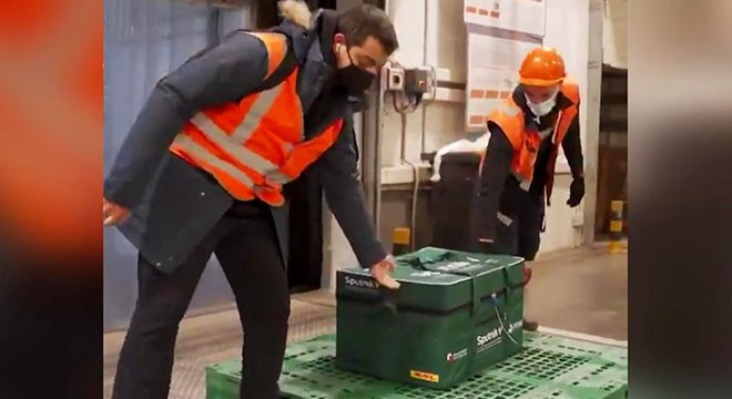 Rusya’nın aşısı Sputnik V nin ilk partisi Sırbistan a ulaştı