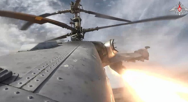 Rusya’ya ait saldırı helikopterleri Ukrayna mevzilerini vurdu