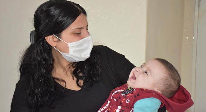 Rüzgar bebek, hayırseverlerin yardımıyla nefes alıyor