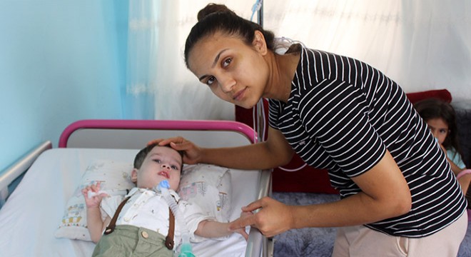 Antalya'da SMA'lı bebeğin annesi: Tek çare cebinizdeki 1 liralar