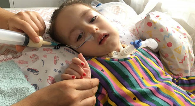 SMA'lı Sare'nin annesi: Tedaviye ulaşsın diye çocuğumu aç bırakıyorum