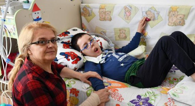 SMA'lı oğlunun cihazı için anneden çağrı: Çocuğuma nefes olun