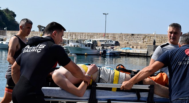 SUP board yaparken denizde fenalaşıp, boğulma tehlikesi geçirdi