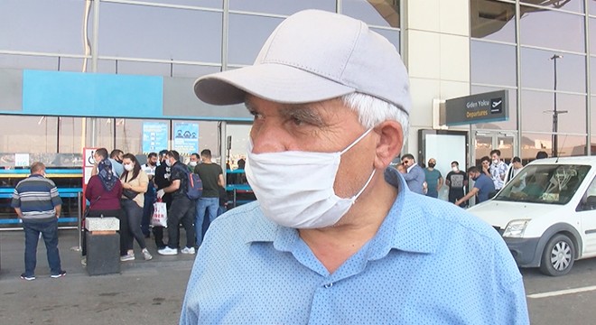 Maskeli ve sosyal mesafeli asker uğurlaması
