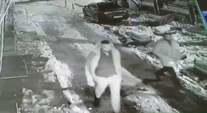 Şafak Mahmutyazıcıoğlu'na saldırı sonrası saldırganların kaçış anı