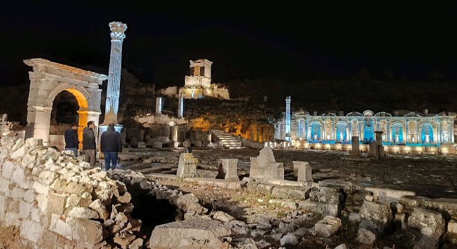 Sagalassos ta ışıklar gece müzeciliği için yandı