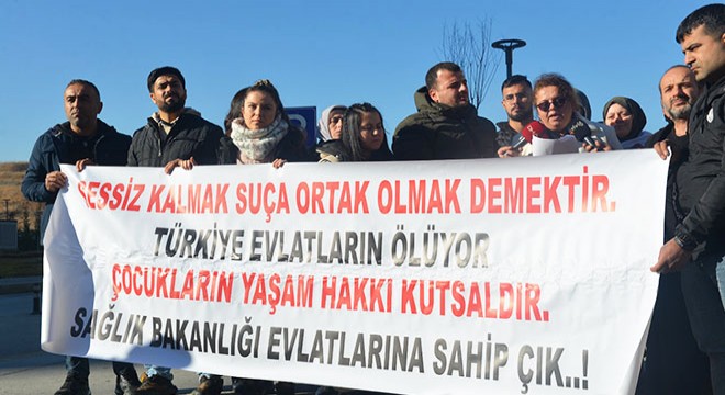 Sağlık Bakanlığı önünde 'SMA' açıklaması