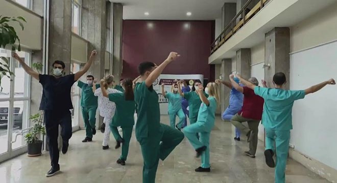Sağlıkçılardan moral zeybeği