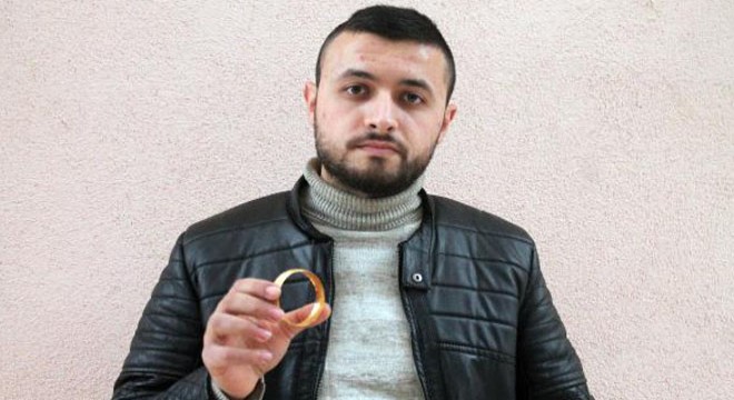 Sahibini bulamadığı bileziği bozdurup, parasıyla kumanya dağıttı
