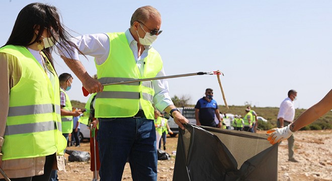 Sahilden 450 kilo katı atık toplandı