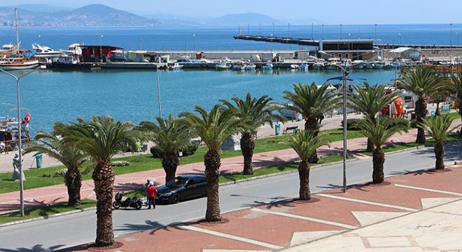Sahillerin boş kaldığı Alanya'da caddeler doldu