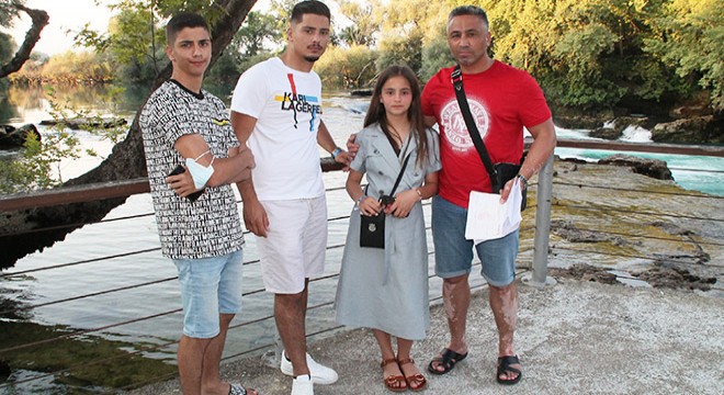 Sahte siteden rezervasyon yaptıran gurbetçi aile dolandırıldı
