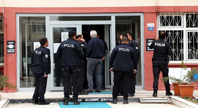 Şakalaştığı sınıf arkadaşını çakıyla yaraladı