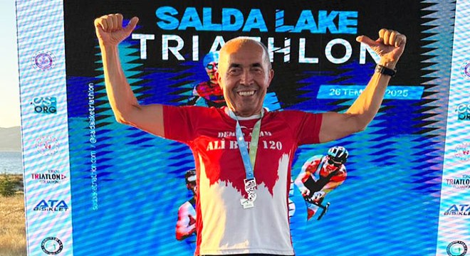 Salda Gölü’nde ilk triatlon heyecanı; ‘Demir Adam’ zirvede