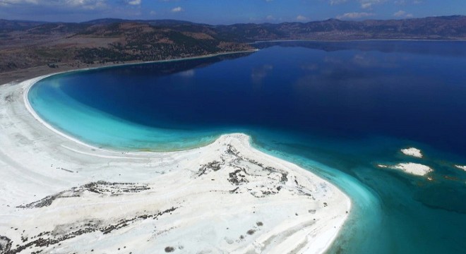 Salda Gölü nün  Beyaz Adalar  kısmında göle girilmeyecek