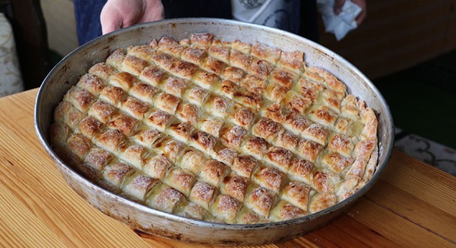 Salepli baklava yaptılar