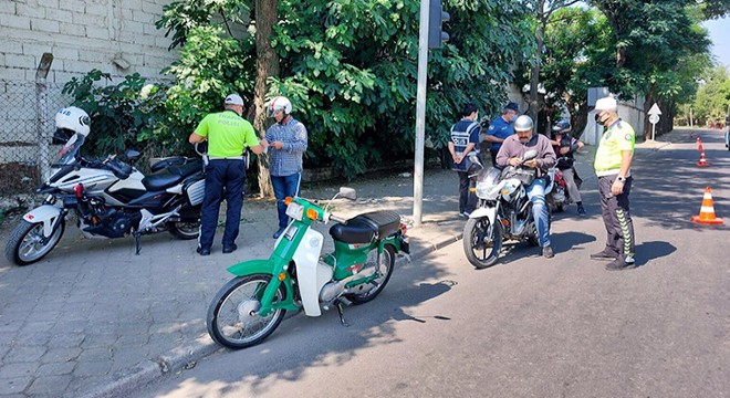Salihli'de 68 motosiklet sürücüsüne ceza yazıldı
