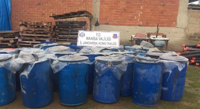 Salihli'de 9 bin 142 litre sahte içki ele geçirildi