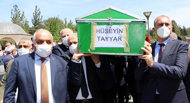 Şamil Tayyar’ın babası son yolculuğuna uğurlandı