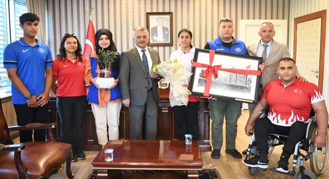 Şampiyonlardan Vali Yazıcı'ya ziyaret