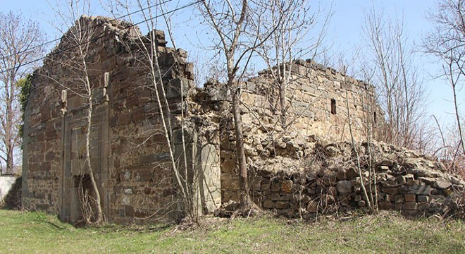 Samsun da defineciler, tarihi kiliseyi talan etti