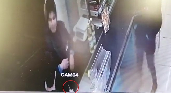 Sancaktepe'de marketteki gasp anı kamerada