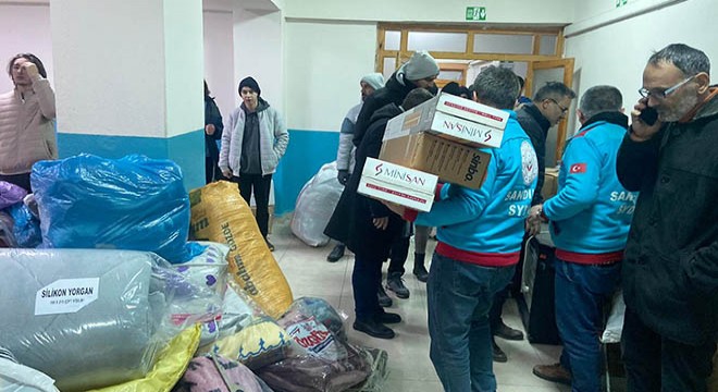 Sandıklı'dan depremzedelere yardım
