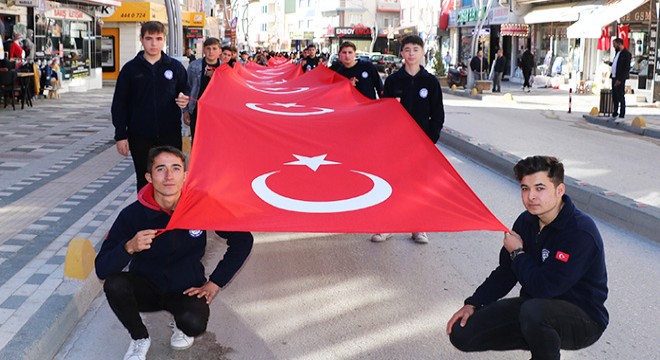 Sandıklı da bayraklı bayram kutlaması