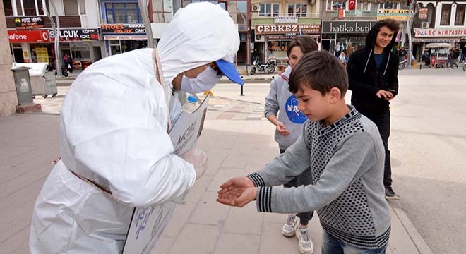 Sandıklı da mobil dezenfektan uygulaması