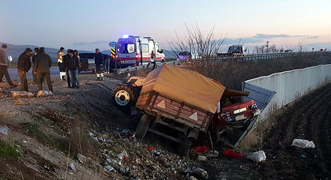 Sandıklı da trafik kazası: 2 ölü