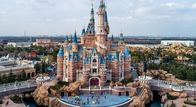 Şanghay Disneyland yeniden ziyarete açıldı