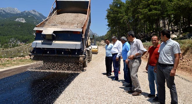 Sanlı Yaylası yolu asfaltlanıyor