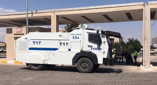 Şanlıurfa'da ailelerin taşlı- sopalı ve bıçaklı kavgası: 13 yaralı