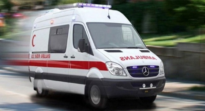 Şarampole devrilen otomobilde 2'si çocuk 4 yaralı