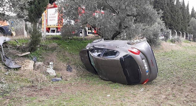 Şarampole yuvarlanan otomobil sürücüsü yaralandı